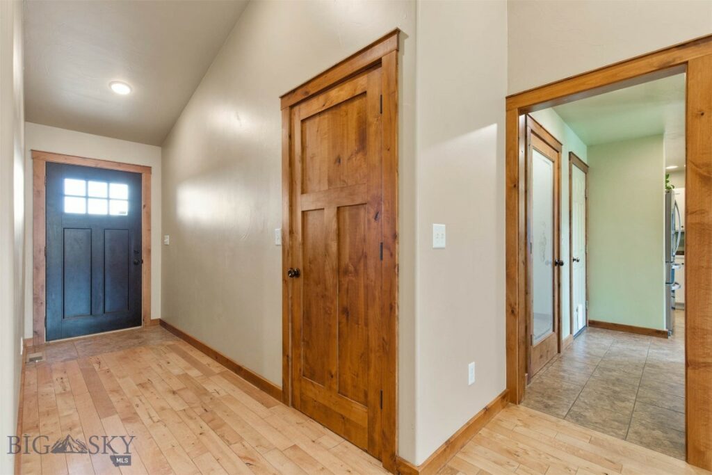 901 Floyd Way, Livingston MT 59047