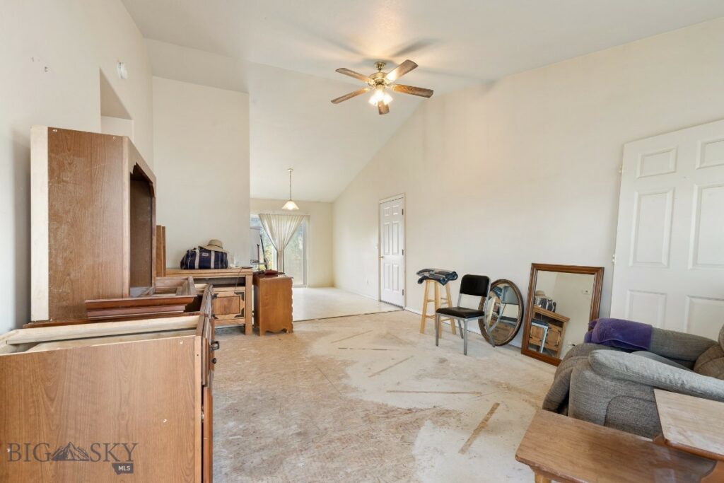 904 Paisley Drive, Belgrade MT 59714