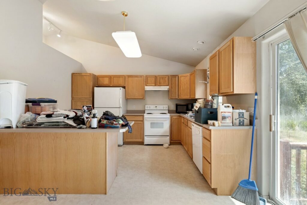 904 Paisley Drive, Belgrade MT 59714