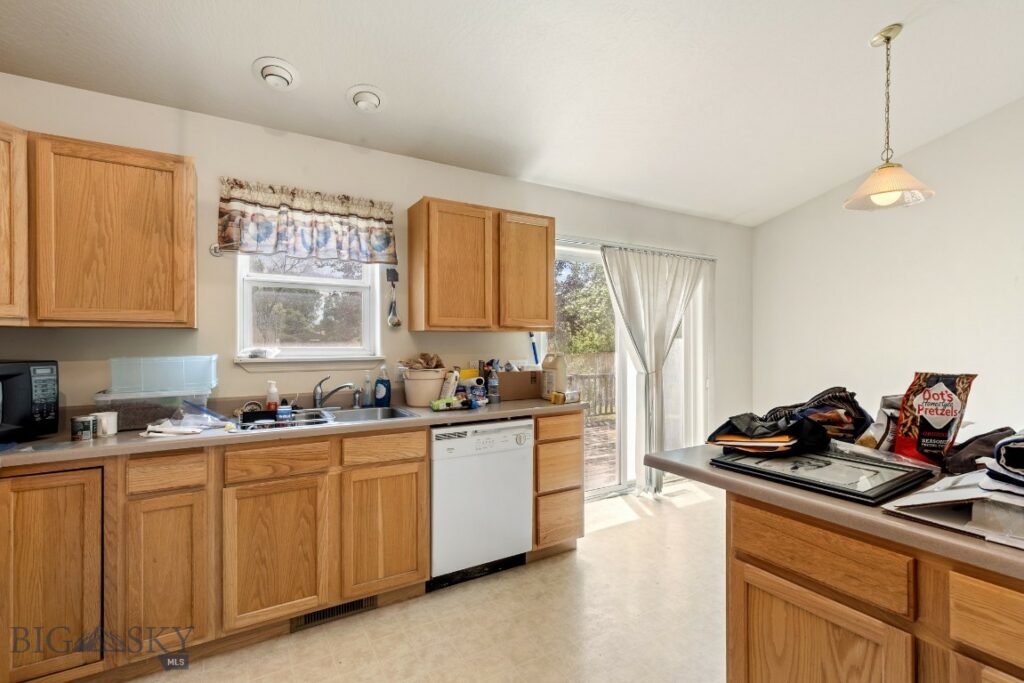 904 Paisley Drive, Belgrade MT 59714