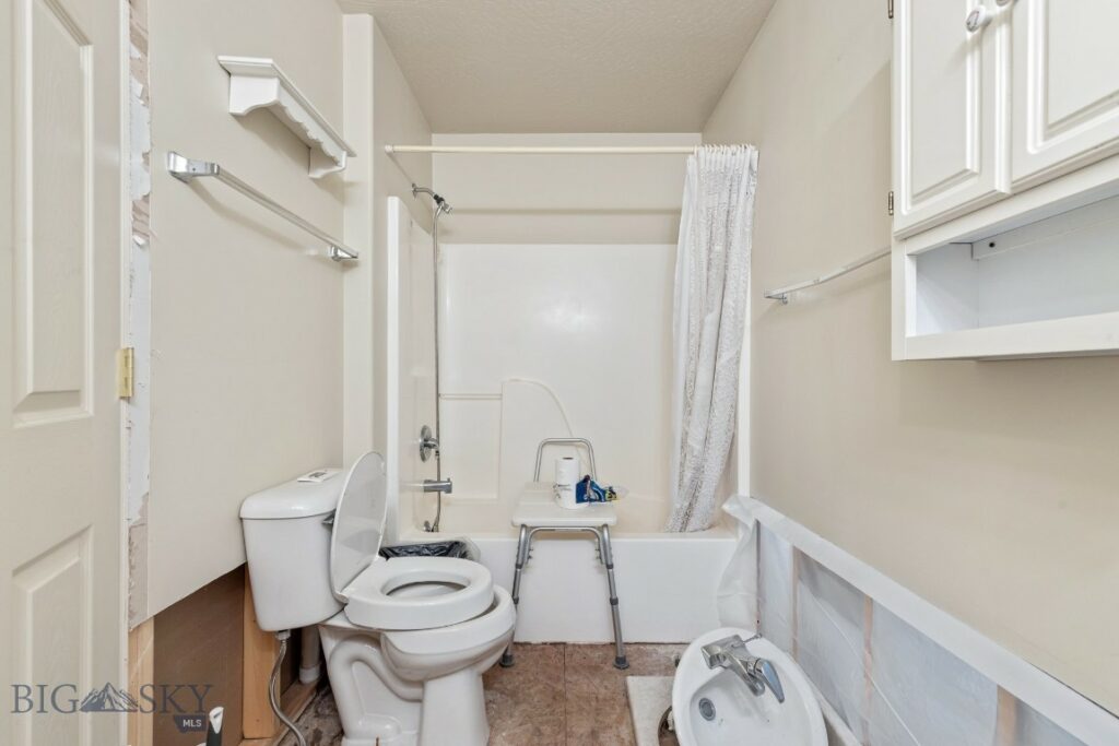 904 Paisley Drive, Belgrade MT 59714