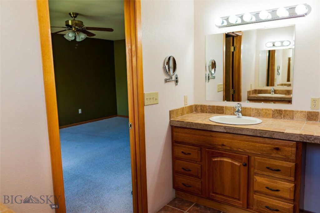 905 Colorado, Belgrade MT 59714