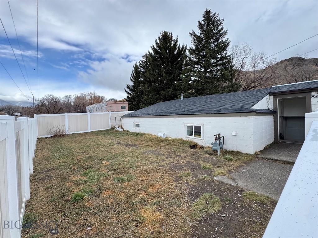 907 E Montana St., Livingston MT 59047