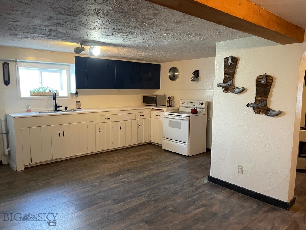 907 E Montana St., Livingston MT 59047