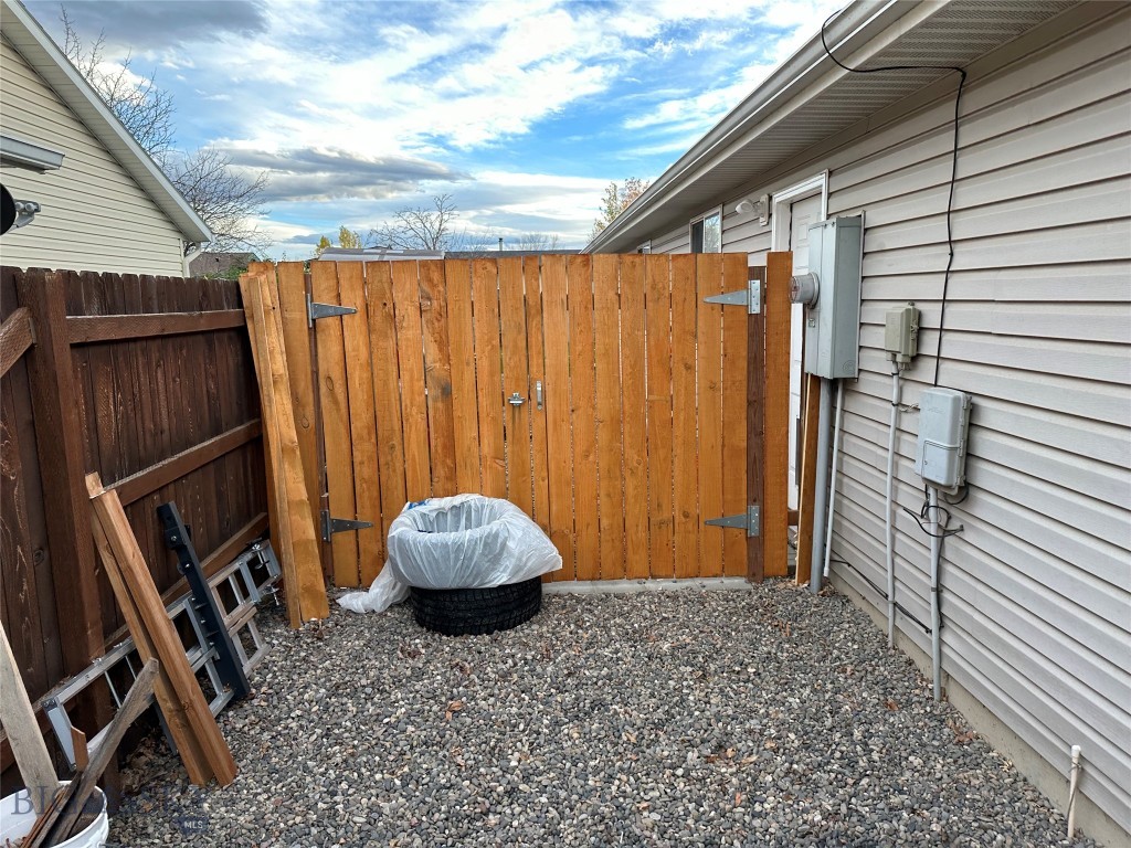 910 Golden West Drive, Belgrade MT 59714