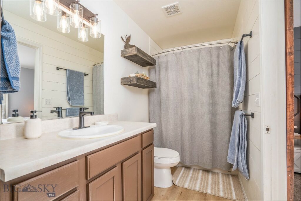 910 Golden West Drive, Belgrade MT 59714