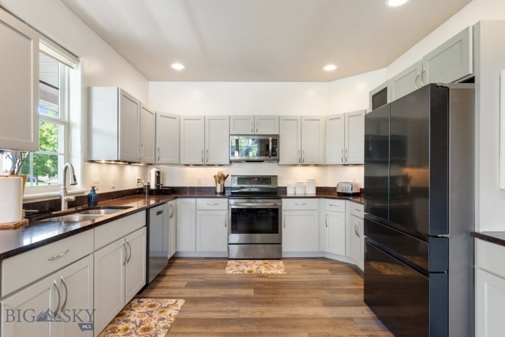 912 Landmark Drive, Belgrade MT 59714