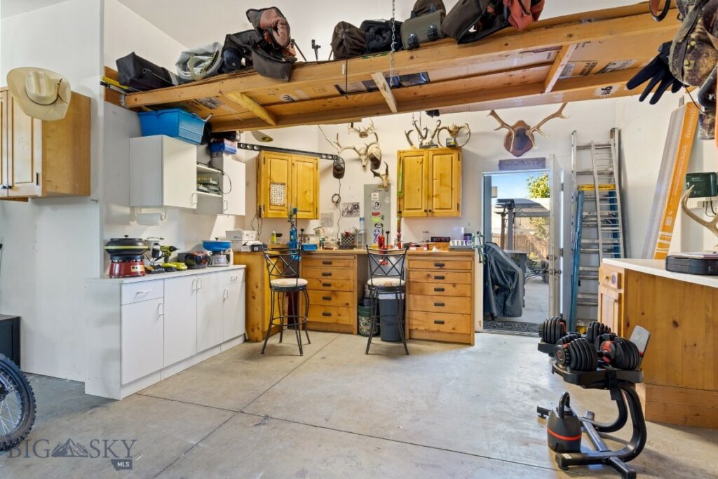 912 Landmark Drive, Belgrade MT 59714