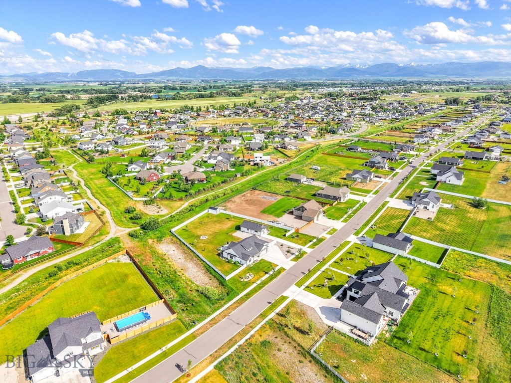 915 Stewart Loop, Bozeman MT 59718