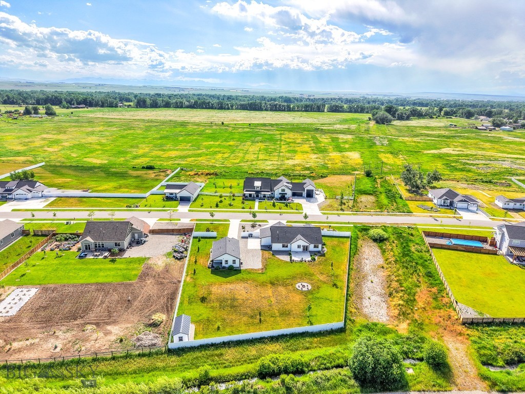915 Stewart Loop, Bozeman MT 59718