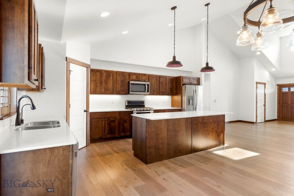 915 Stewart Loop, Bozeman MT 59718