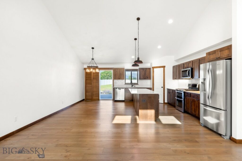 915 Stewart Loop, Bozeman MT 59718