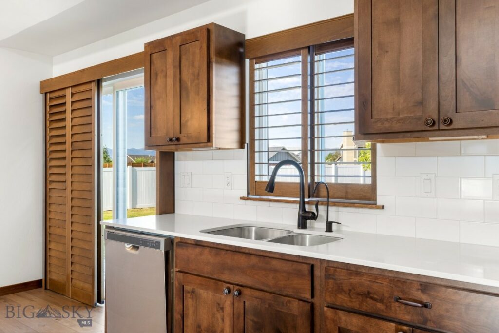 915 Stewart Loop, Bozeman MT 59718