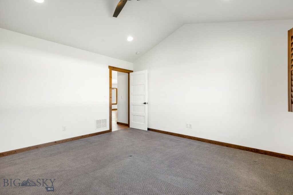 915 Stewart Loop, Bozeman MT 59718