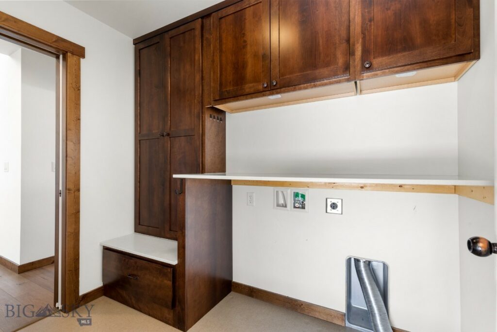 915 Stewart Loop, Bozeman MT 59718