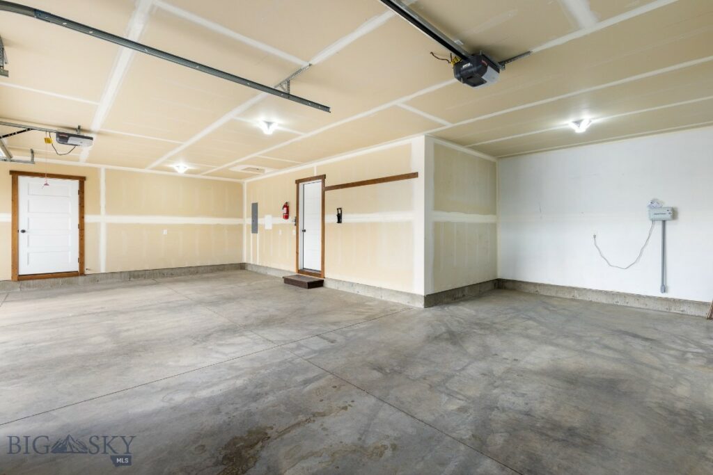 915 Stewart Loop, Bozeman MT 59718
