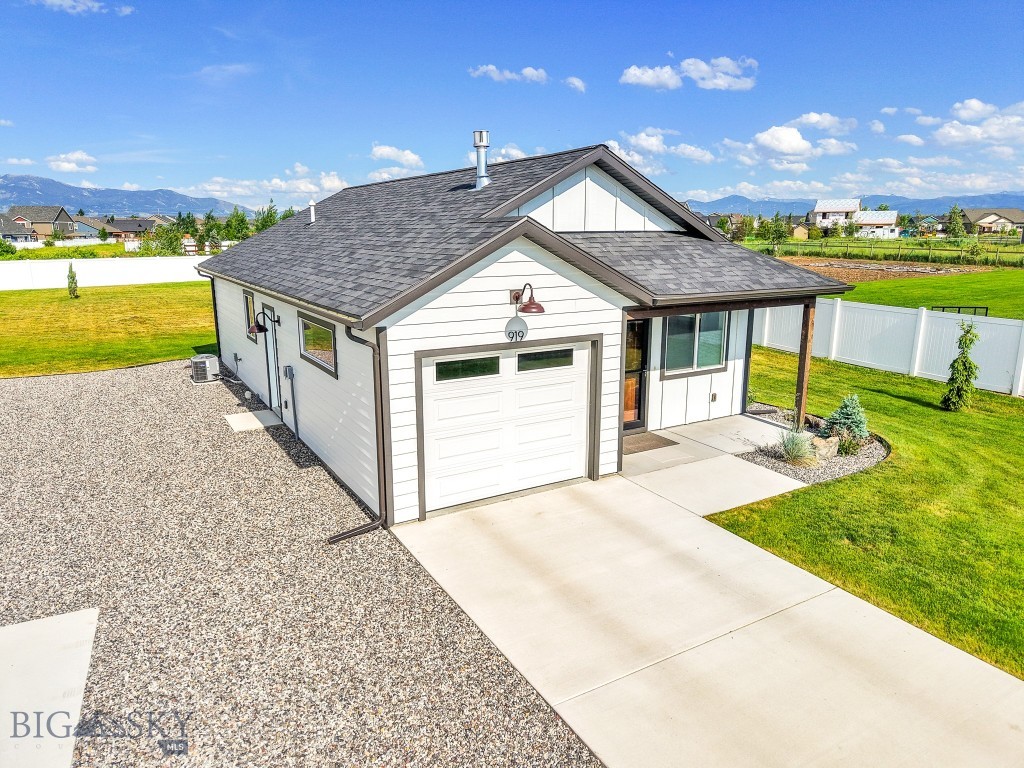 915 Stewart Loop, Bozeman MT 59718