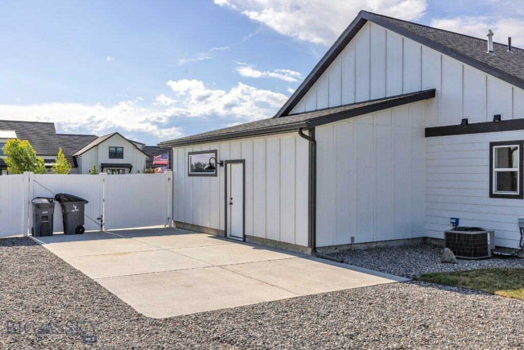 915 Stewart Loop, Bozeman MT 59718