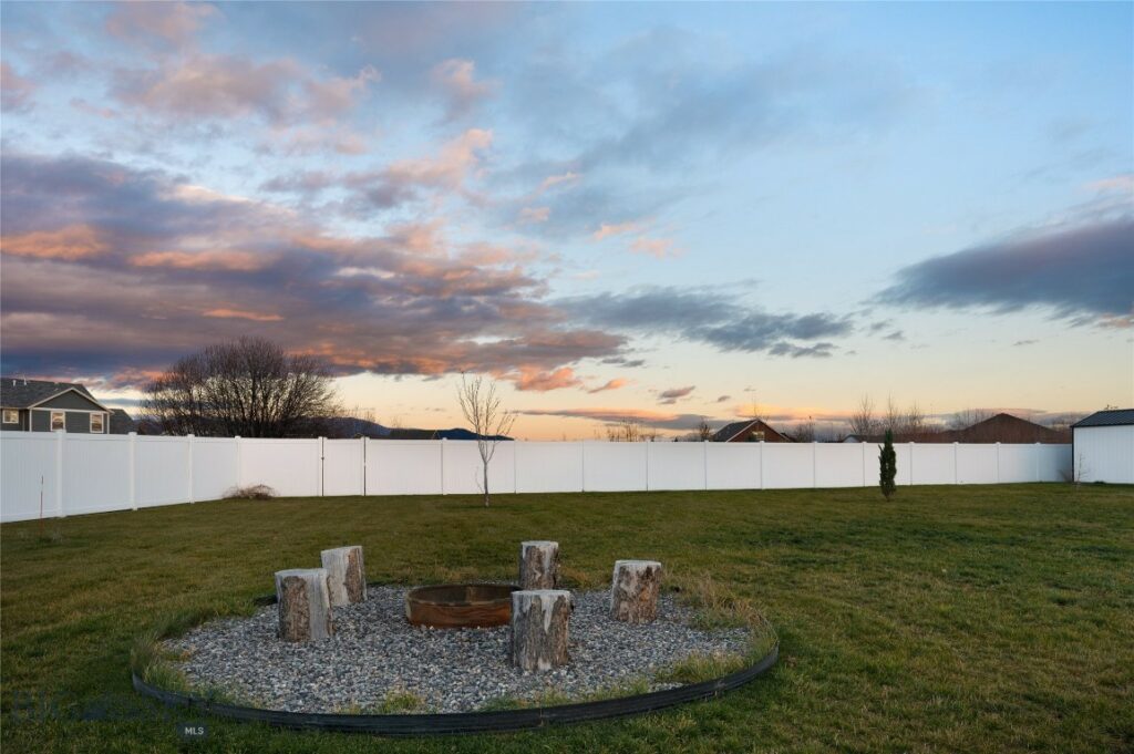 915 Stewart Loop, Bozeman MT 59718