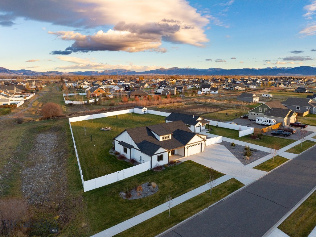 915 Stewart Loop, Bozeman MT 59718