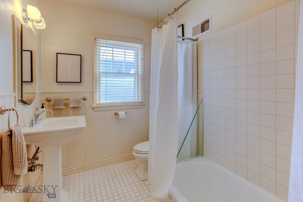 923 W Clark Street, Livingston MT 59047