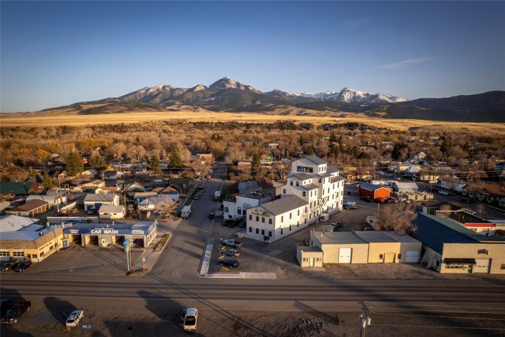 924 E Park Street, Livingston MT 59047
