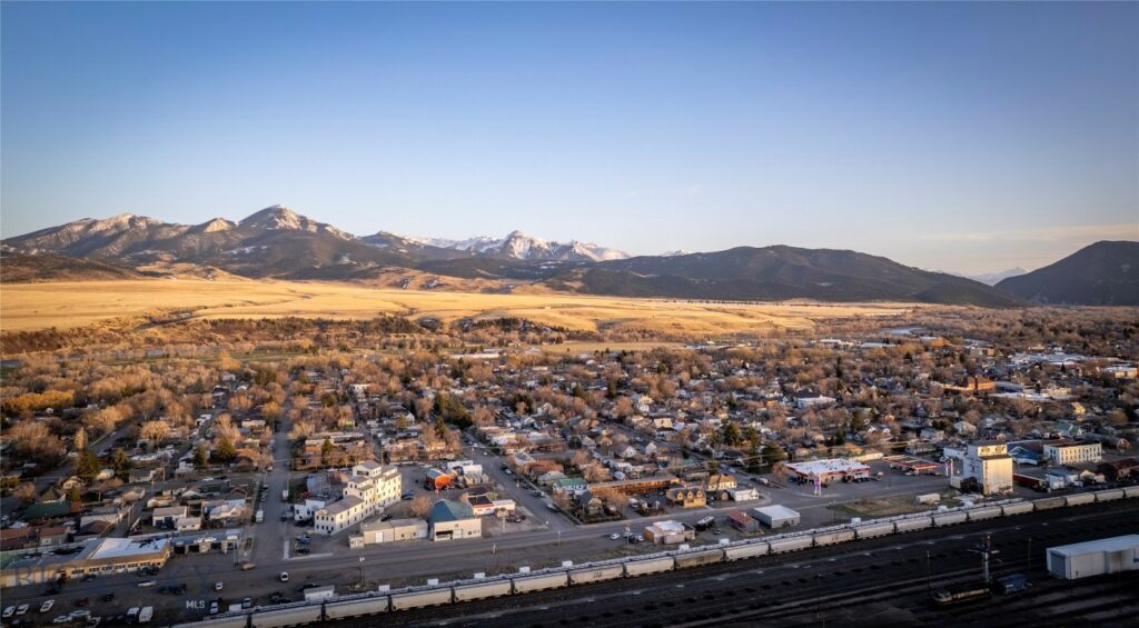 924 E Park Street, Livingston MT 59047