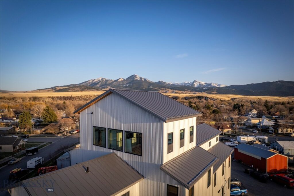 924 E Park Street, Livingston MT 59047