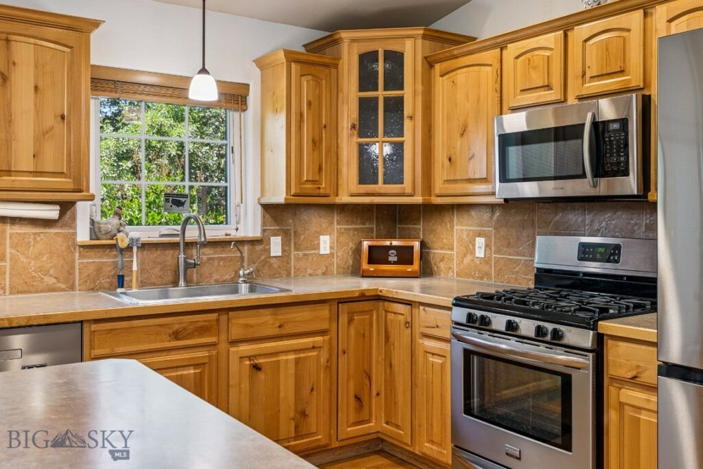 93 Landmark Drive, Belgrade MT 59714