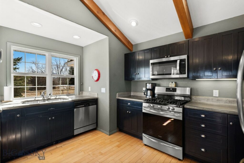 93 Rusty Duck Lane, Bozeman MT 59718