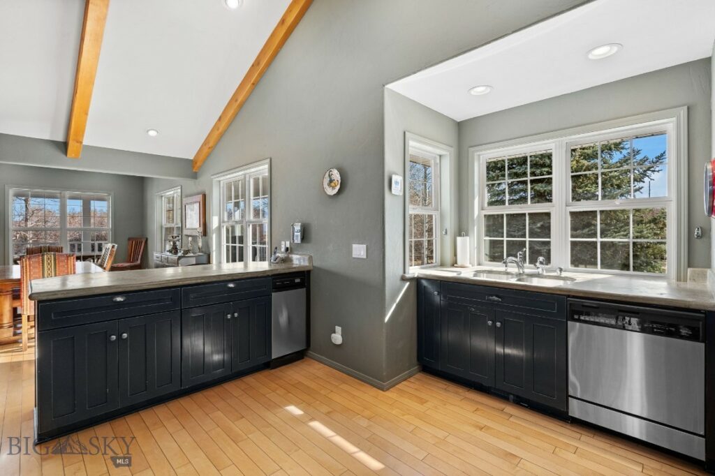 93 Rusty Duck Lane, Bozeman MT 59718