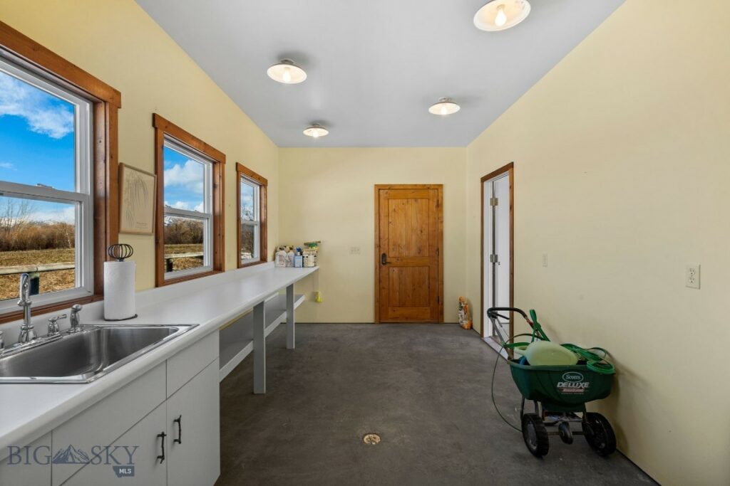 93 Rusty Duck Lane, Bozeman MT 59718