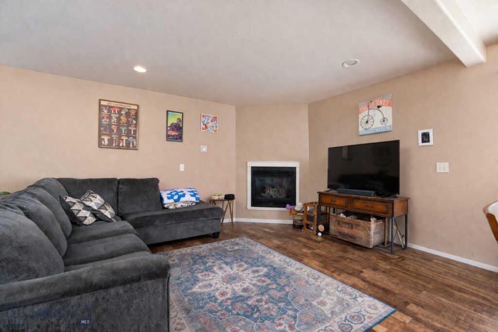 935 Forestglen Drive, Bozeman MT 59718