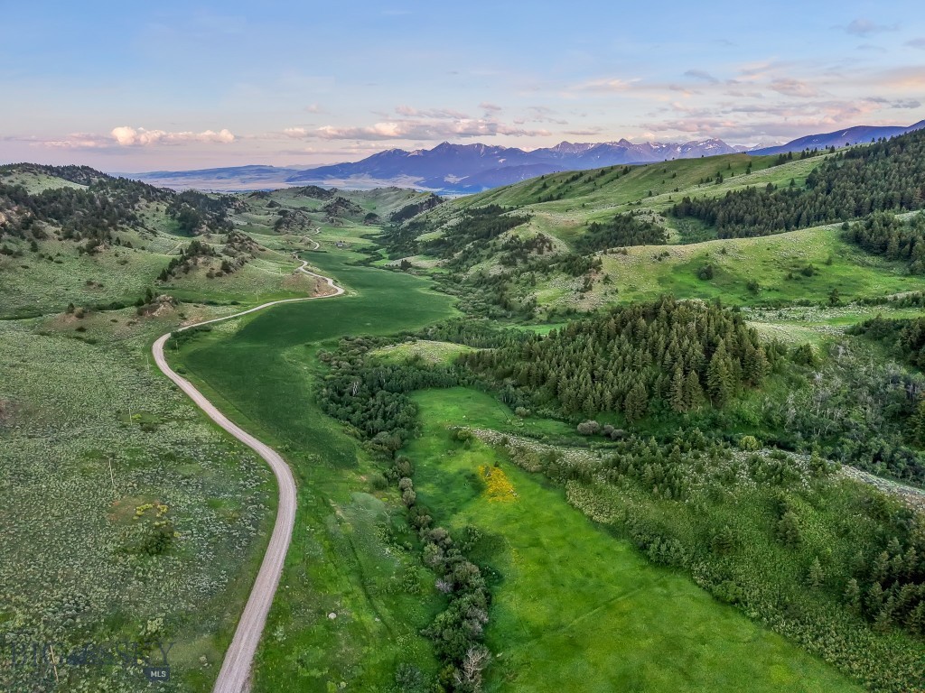 94 Sky Band Trail, Livingston MT 59047