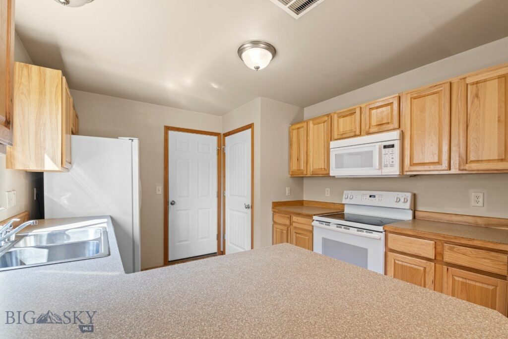 970 N River Rock Drive, Belgrade MT 59714