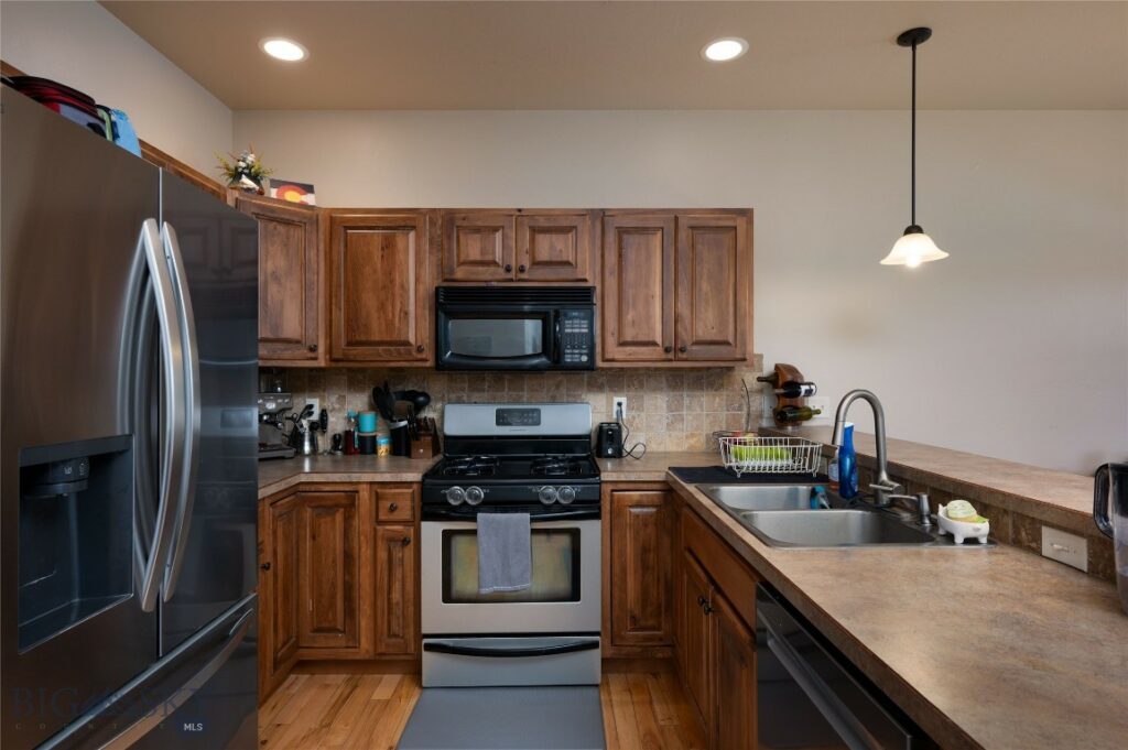 996 Saxon Way, Bozeman MT 59718