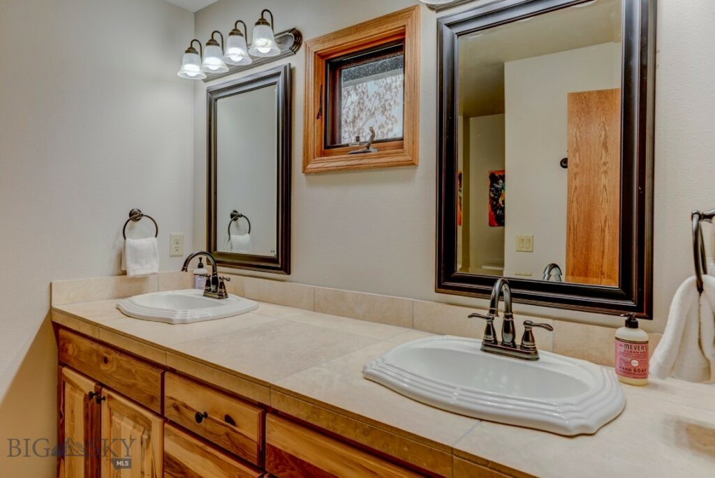 , Livingston MT 59047