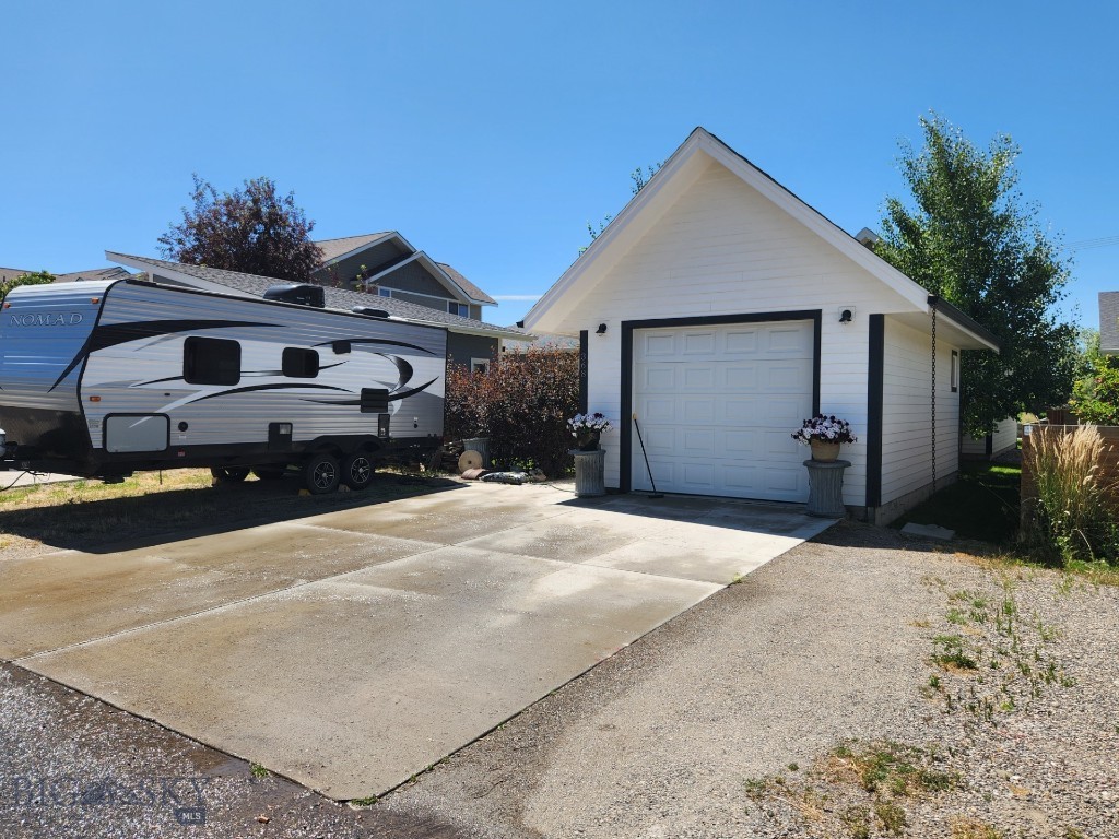 368 N Cottonwood Road, Bozeman MT 59718