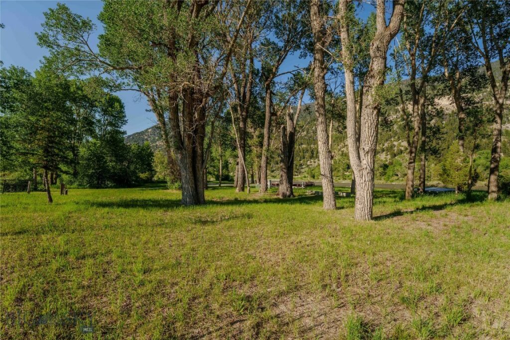 NHN East River Road, Livingston MT 59047