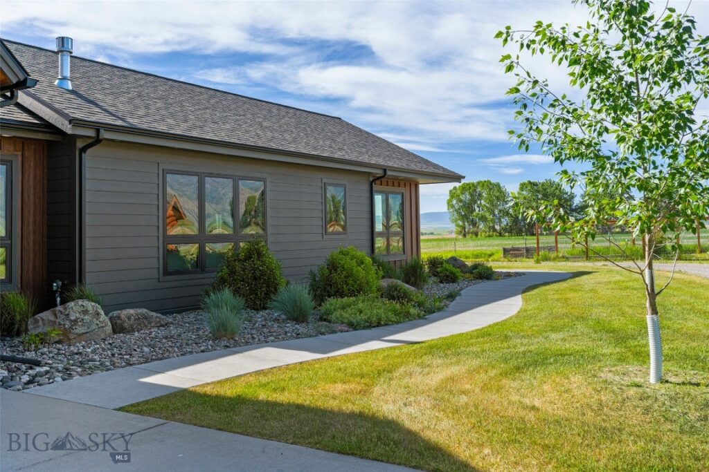 3033 Wes Davis Road, Belgrade MT 59714