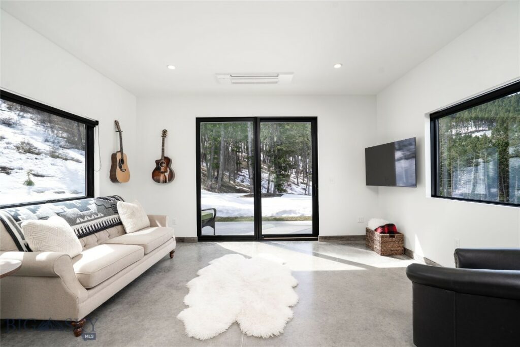 182 Elk Ridge Road, Livingston MT 59047