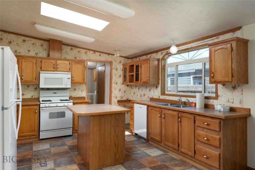 148 Green Tree, Belgrade MT 59714