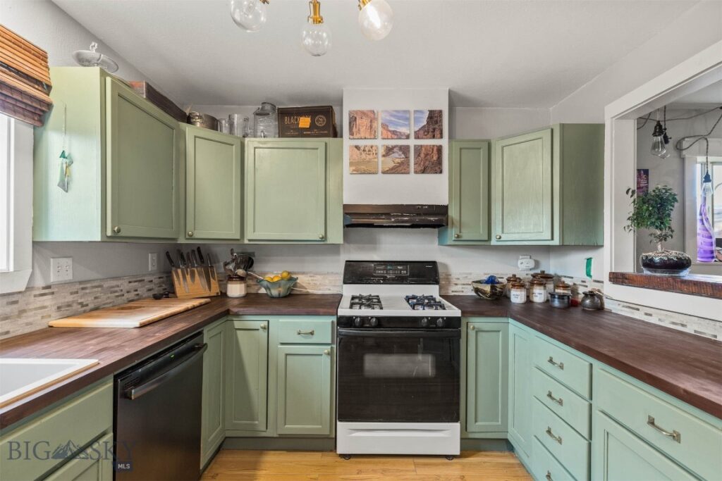 102 9th Street, Belgrade MT 59714