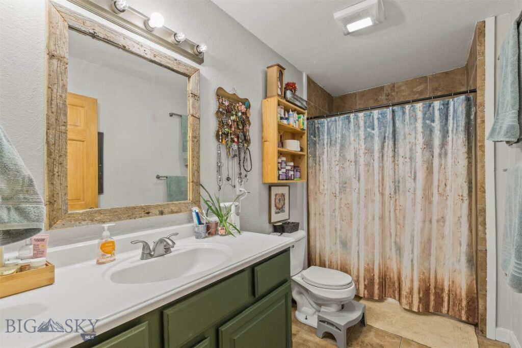 102 9th Street, Belgrade MT 59714