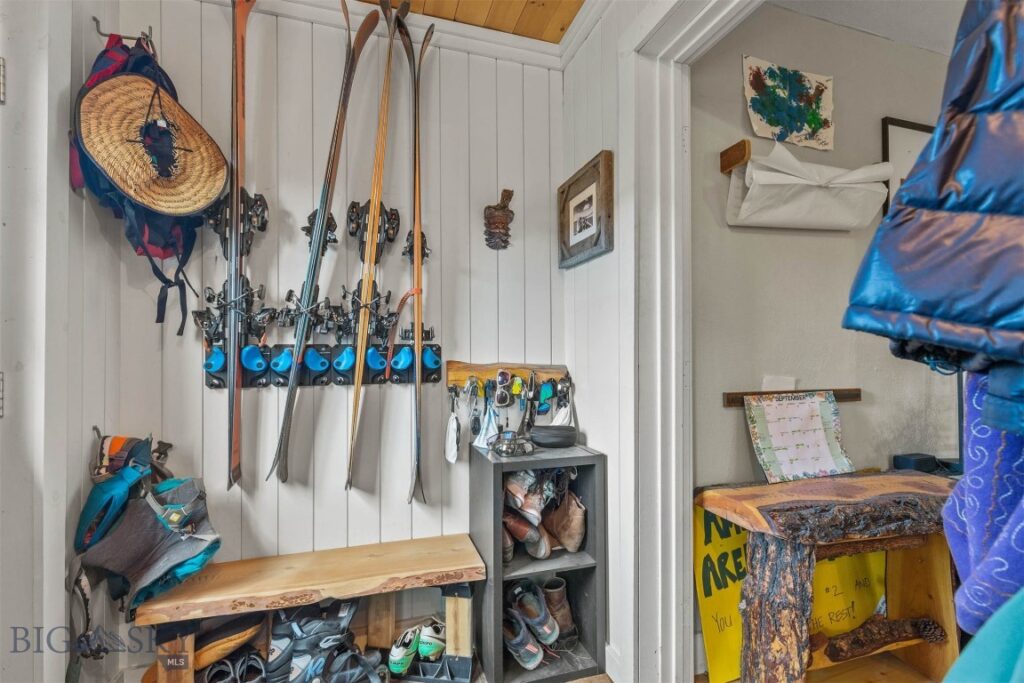 102 9th Street, Belgrade MT 59714