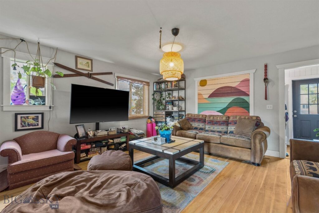 102 9th Street, Belgrade MT 59714