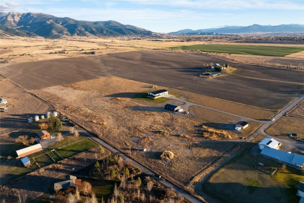 6111 Springhill Road, Belgrade MT 59714