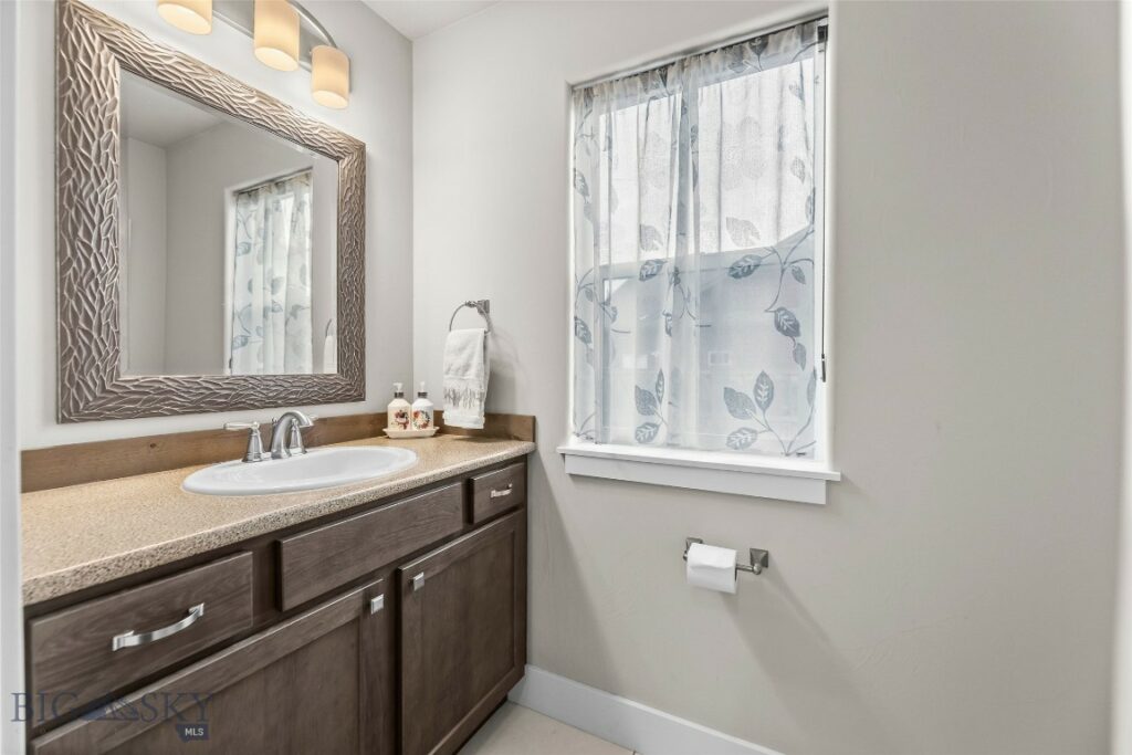 1613 Drummond Boulevard, Belgrade MT 59714