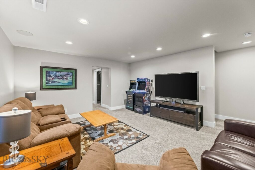 1613 Drummond Boulevard, Belgrade MT 59714