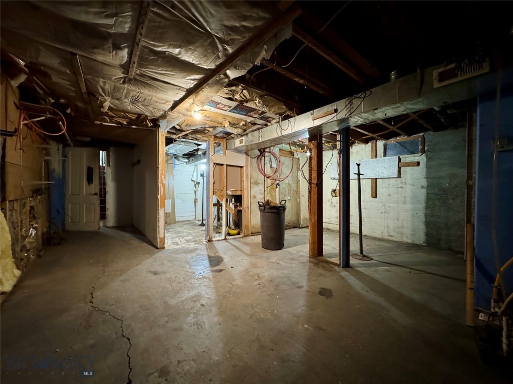 407 N Main St., Livingston MT 59047